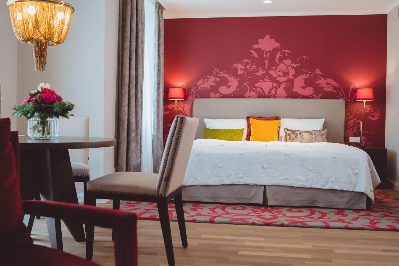 Vila Vita Rosenpark Marburg Exterior foto A room at the hotel