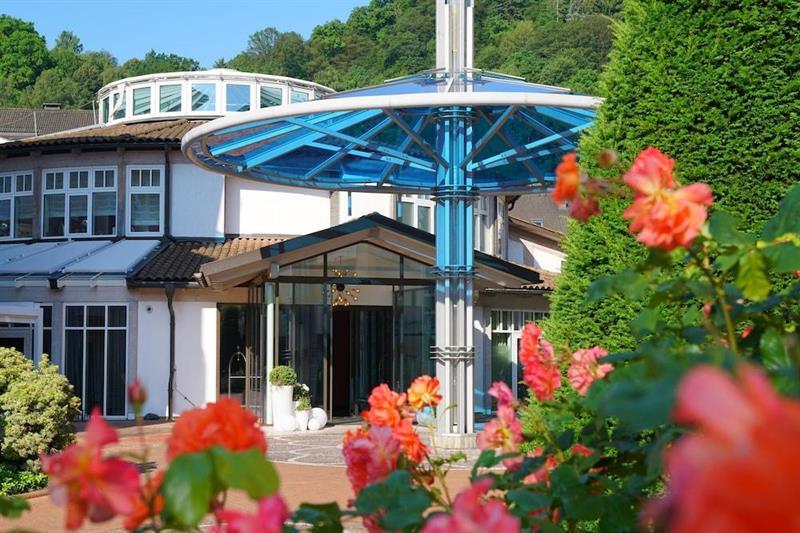 Vila Vita Rosenpark Marburg Exterior foto The entrance of the German National Academy for Public Health at the Robert Koch Institute
